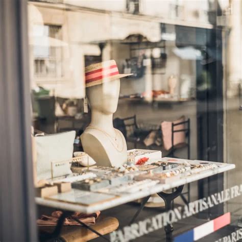 Paris vintage shopping: timeless finds .